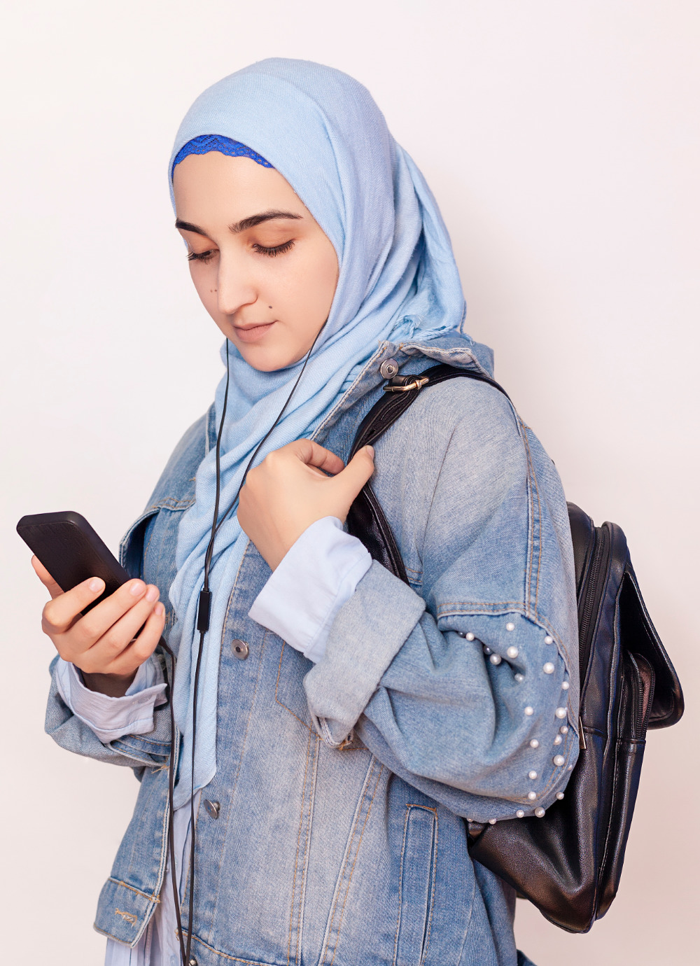 في رمضان هذا العام ، عزز معرفتك من خلال الاستماع إلى بعض المدونات الصوتية التعليمية والتعليمية.  (صراع الأسهم)