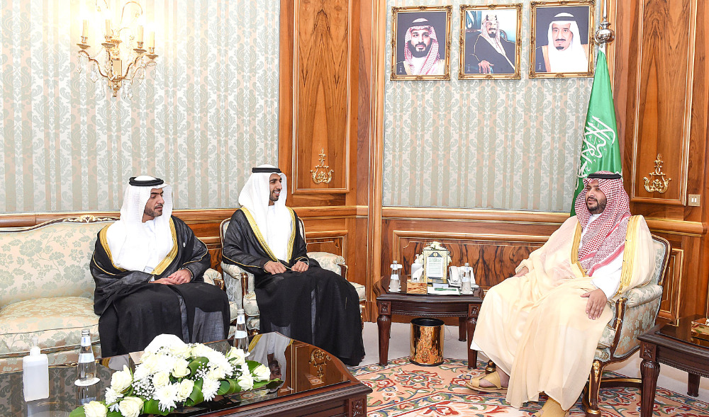 وزراء سعوديون وإماراتيون يجتمعون في جدة.  (منتجع صحي)