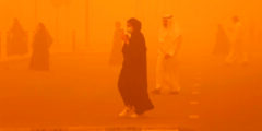 الأرصاد الجوية يحذرون من عودة المزيد من العواصف الرملية مع تكدس الغبار على مدينة الرياض