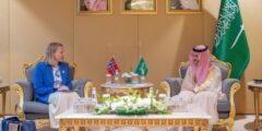 وزير الخارجية السعودي يجري محادثات مع نظراء لبنانيين وكرواتيين ونرويجيين