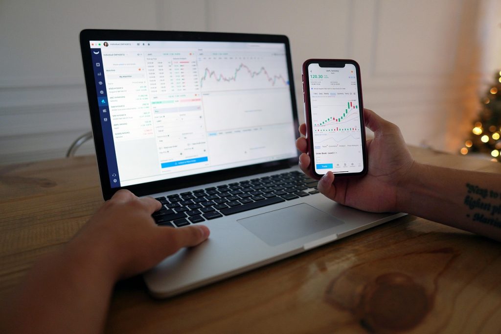 ارتفاع مؤشر بورصة إندونيسيا وتعافي الروبية أمام الدولار الأمريكي
